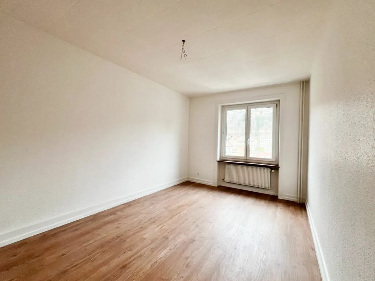 Wohnung mit 3 Zimmern komplett renoviert - Foto 2 von 7