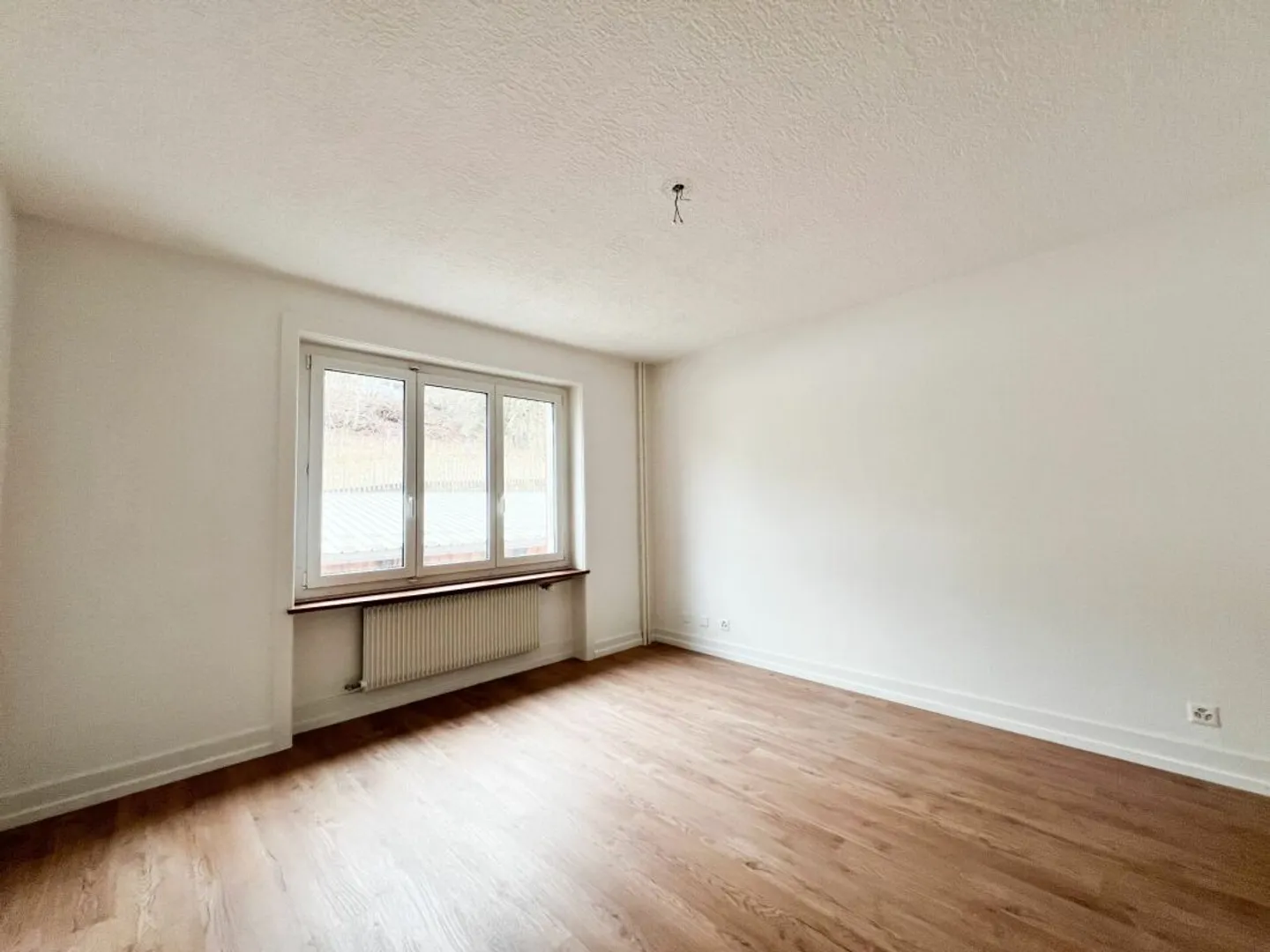 Wohnung mit 3 Zimmern komplett renoviert - Foto 5 von 7