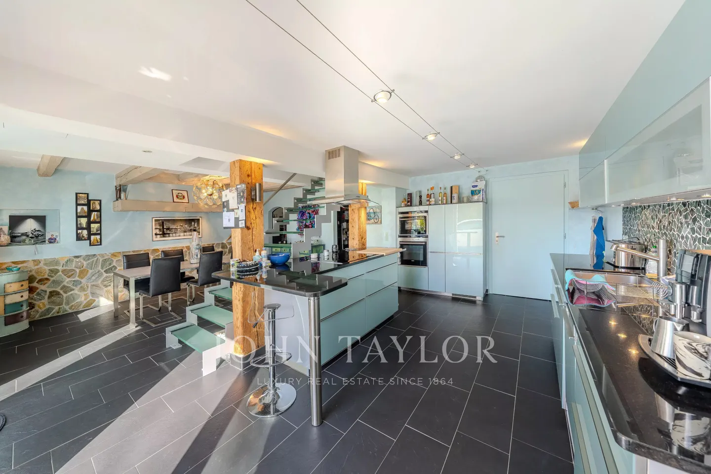 Elegante proprietà di carattere a Lavigny - Foto 1 di 4