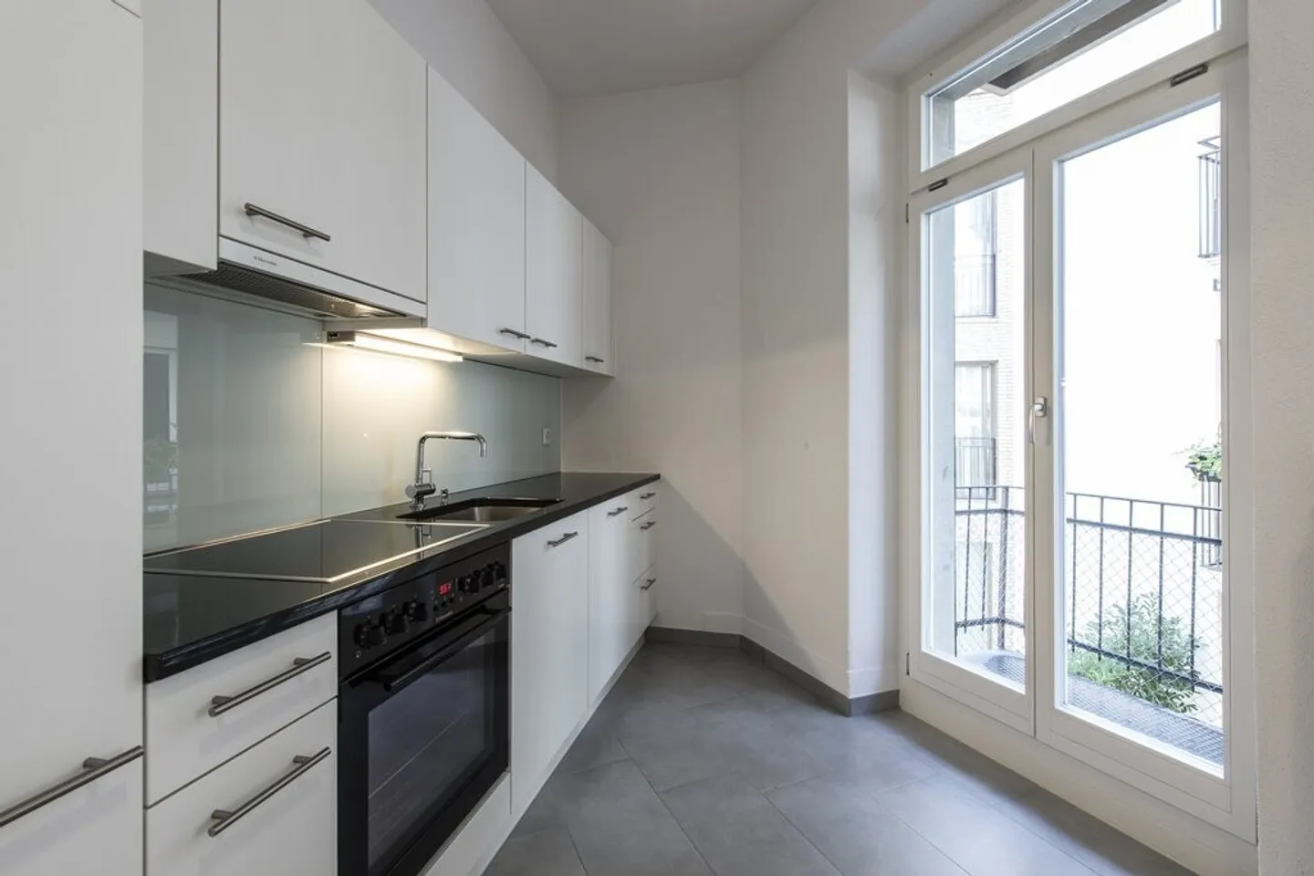 Belle appartement ancien au cœur d'Oerlikon - Photo 2 sur 9