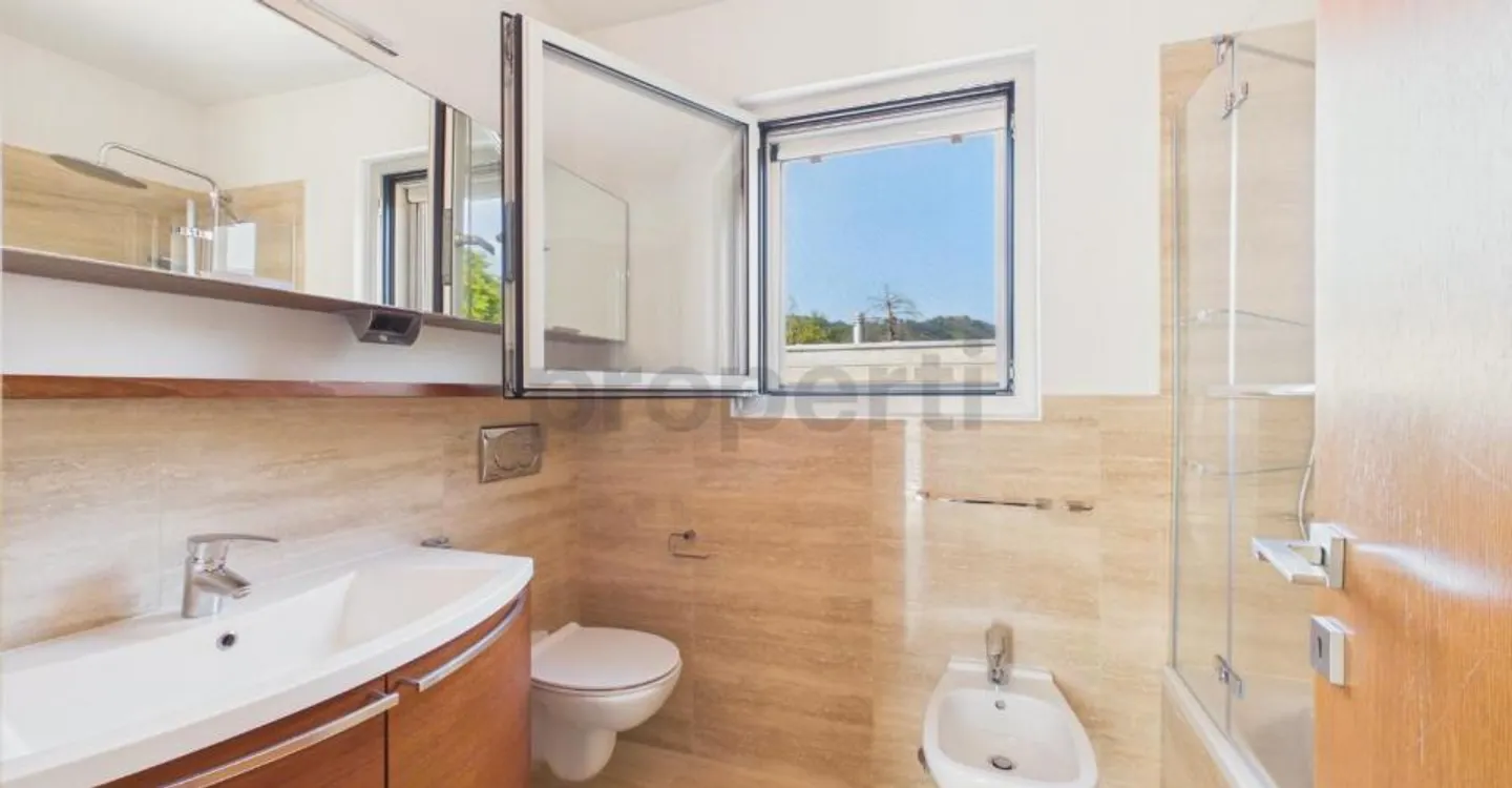 Stunning private garden, livable balcony, modern spaces in a quiet neighborhood with no condominium fees - Photo 8 of 9