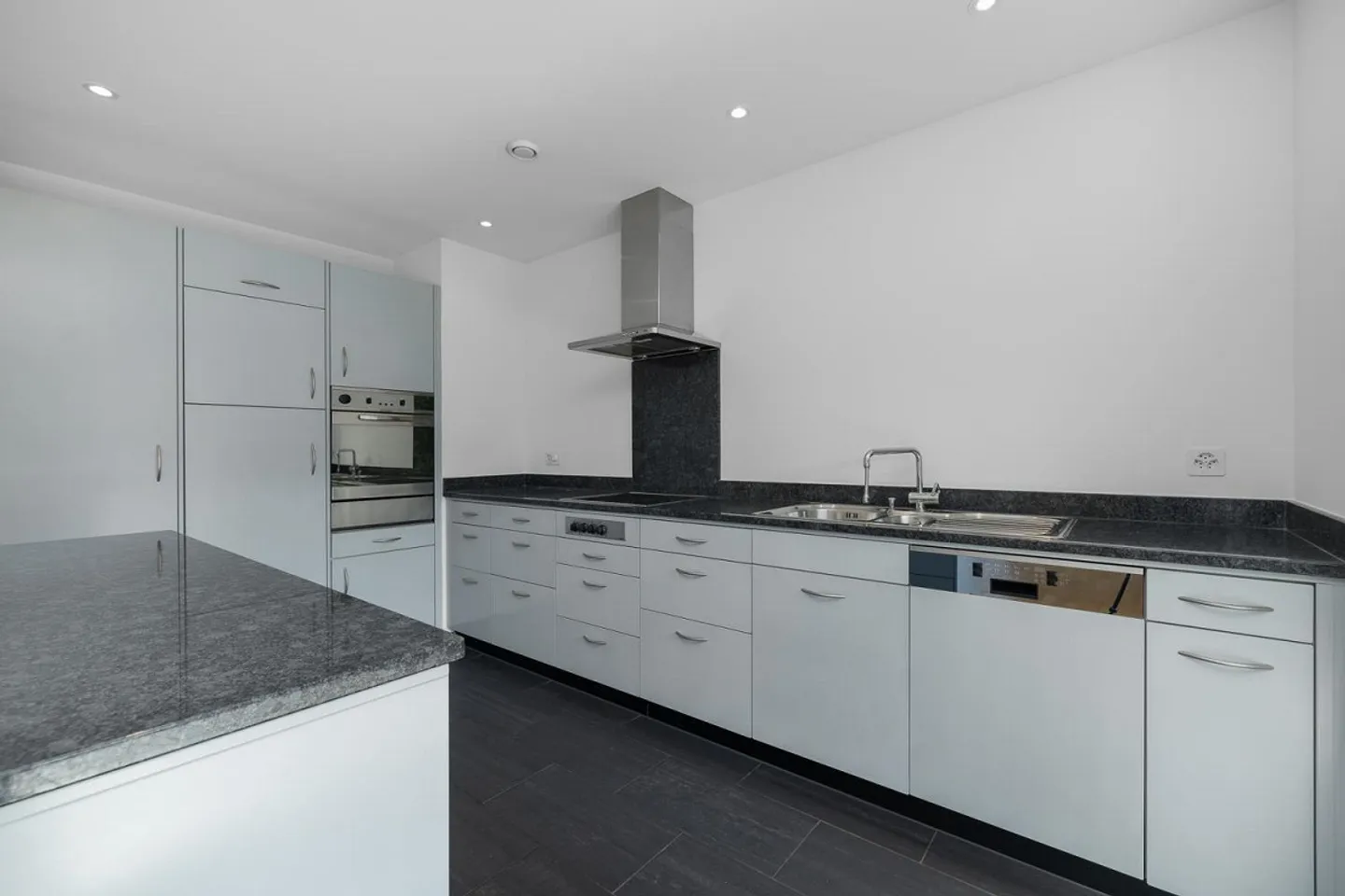 Appartement bien entretenu près de la zone de loisirs - Photo 2 sur 11