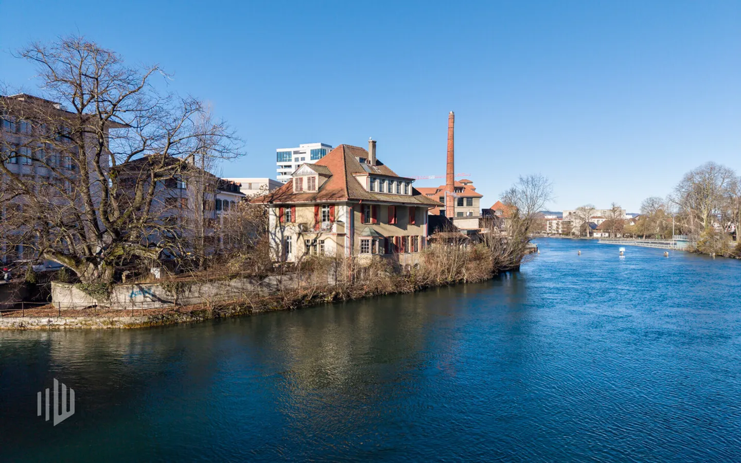 ImmoWyss - Former Director's Villa "Zur Schützenlinde" on the Aare - Photo 1 of 13