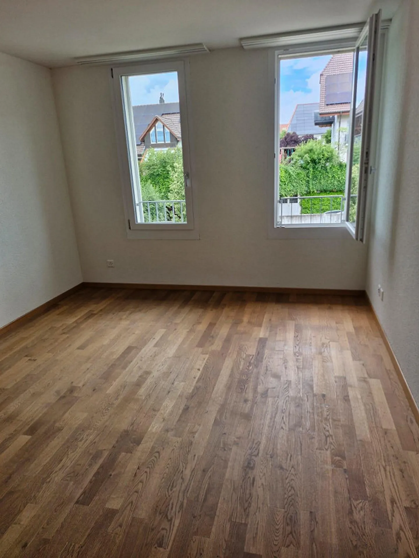 Modern 2.5-room apartment in Ins - Photo 4 of 5