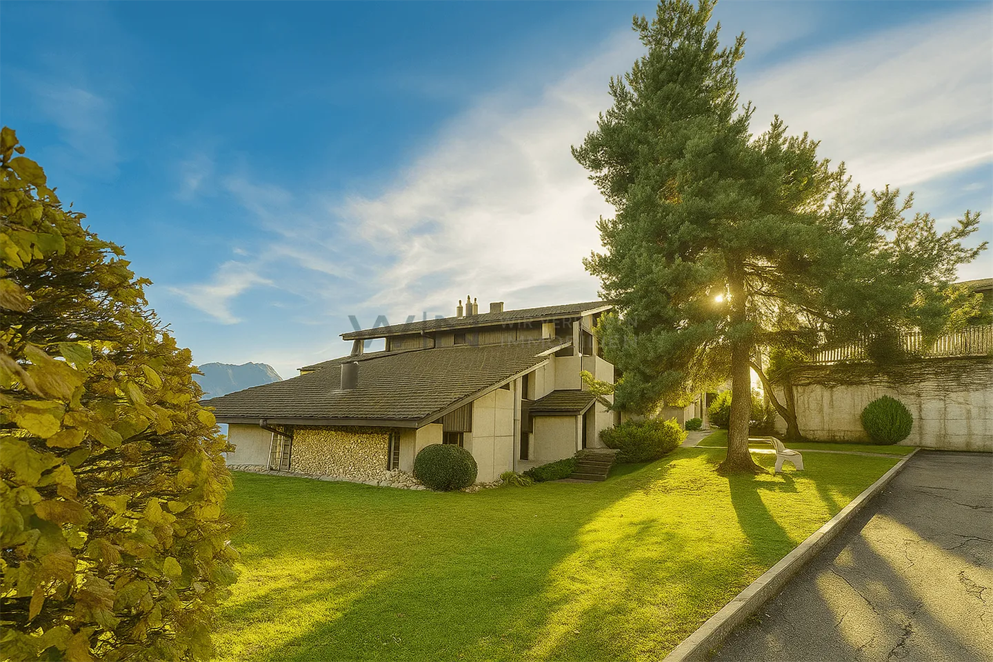 Away from Everyday Life - Photo 8 of 12