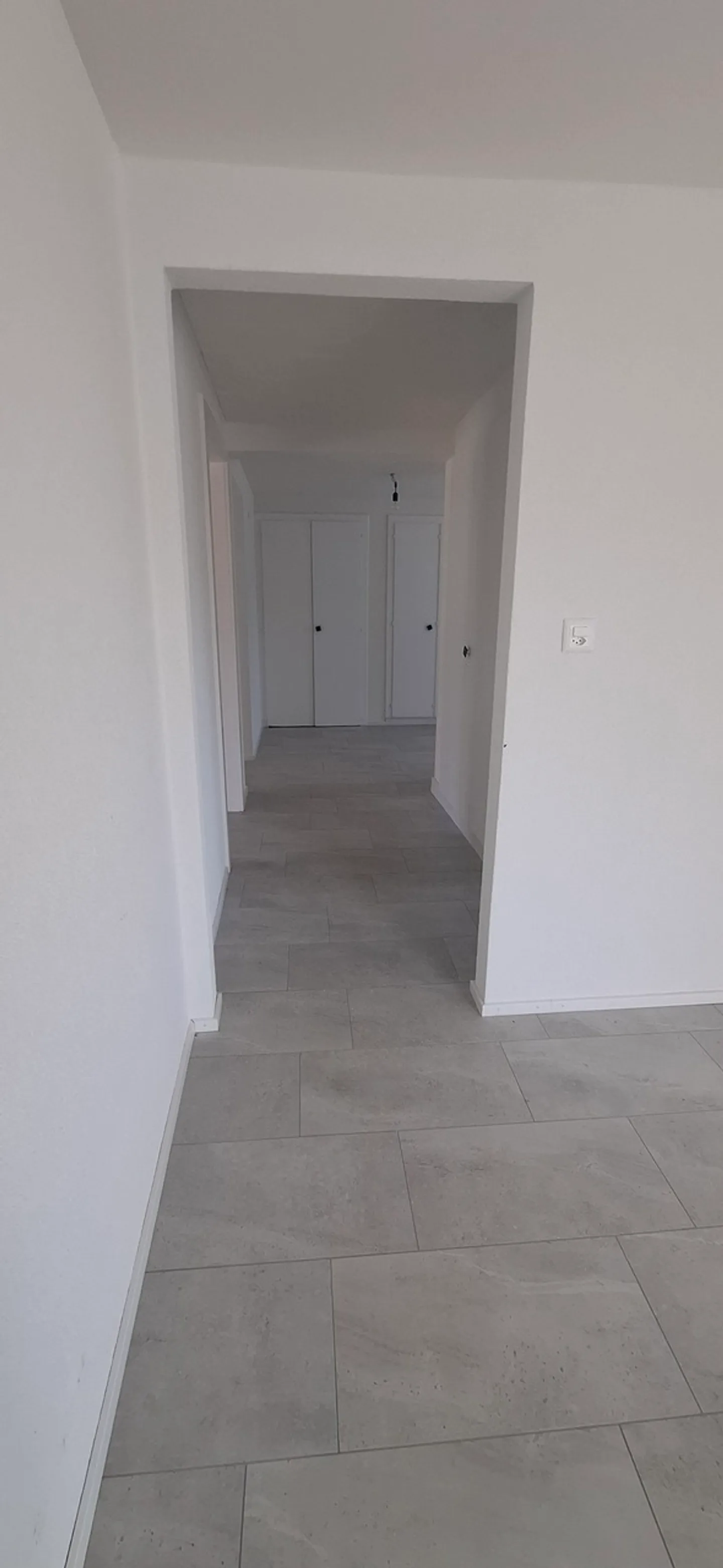 Modernes Apartment mit Garten - Foto 3 von 9