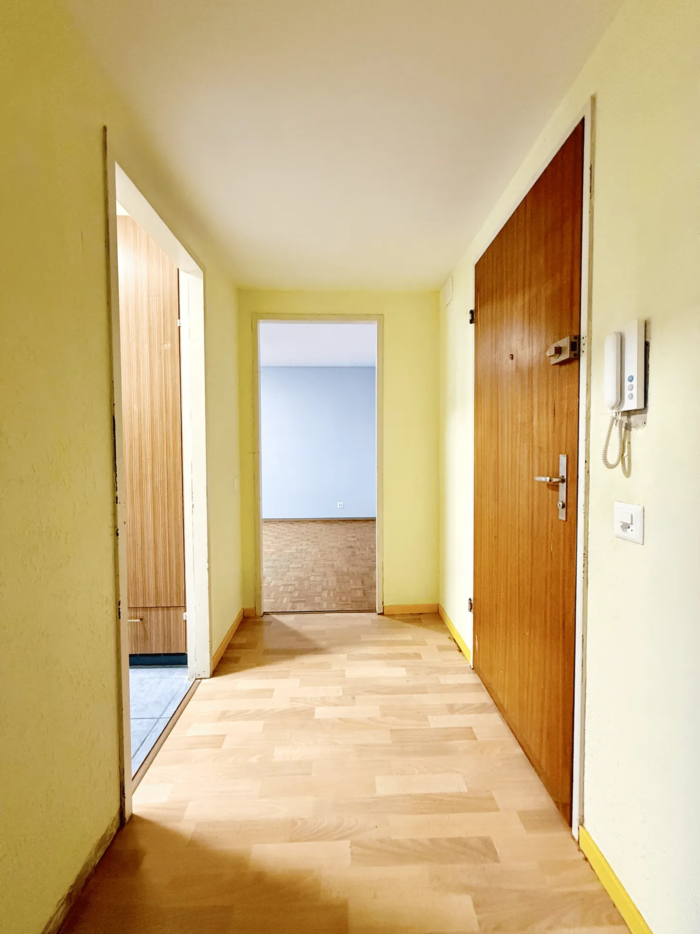 Renovation object with potential - 2-room apartment in Basel-Nord - Photo 8 of 19