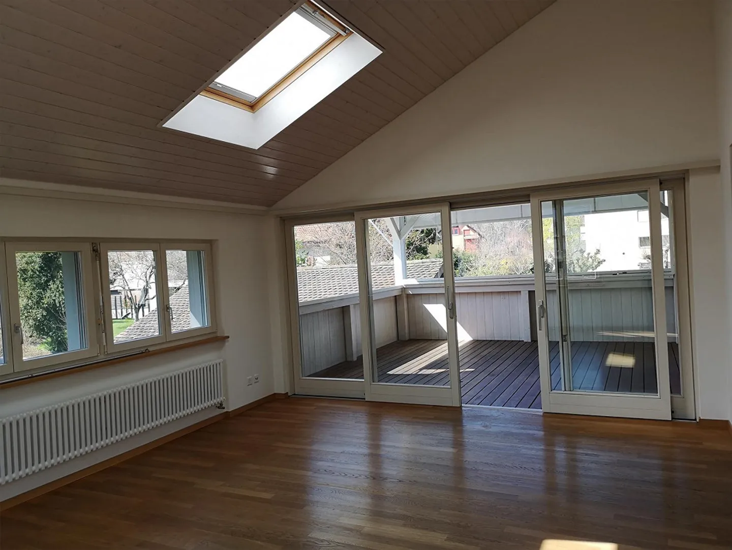 Spacious 4 1/2-room apartment - Photo 2 of 17