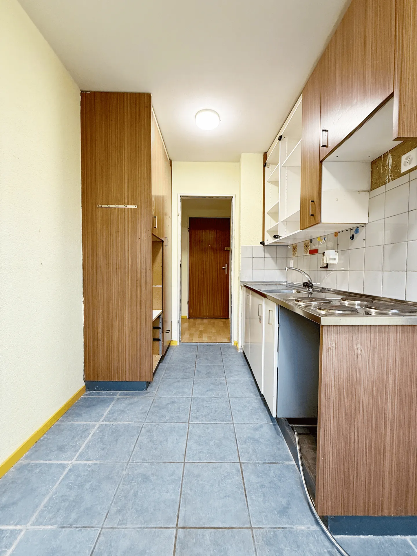 Renovation object with potential - 2-room apartment in Basel-Nord - Photo 10 of 19