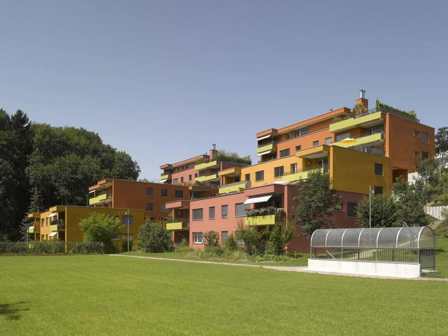MIETEN OHNE KAUTION - Lebensqualität in gepflegtem Mehrfamilienhaus - Foto 1 von 7