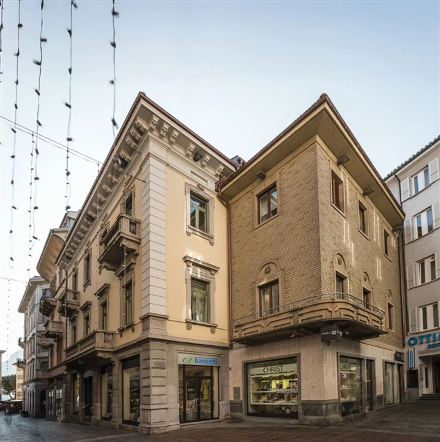 Lugano, Piazza Riforma Prestigious Historical Building - Photo 2 of 10