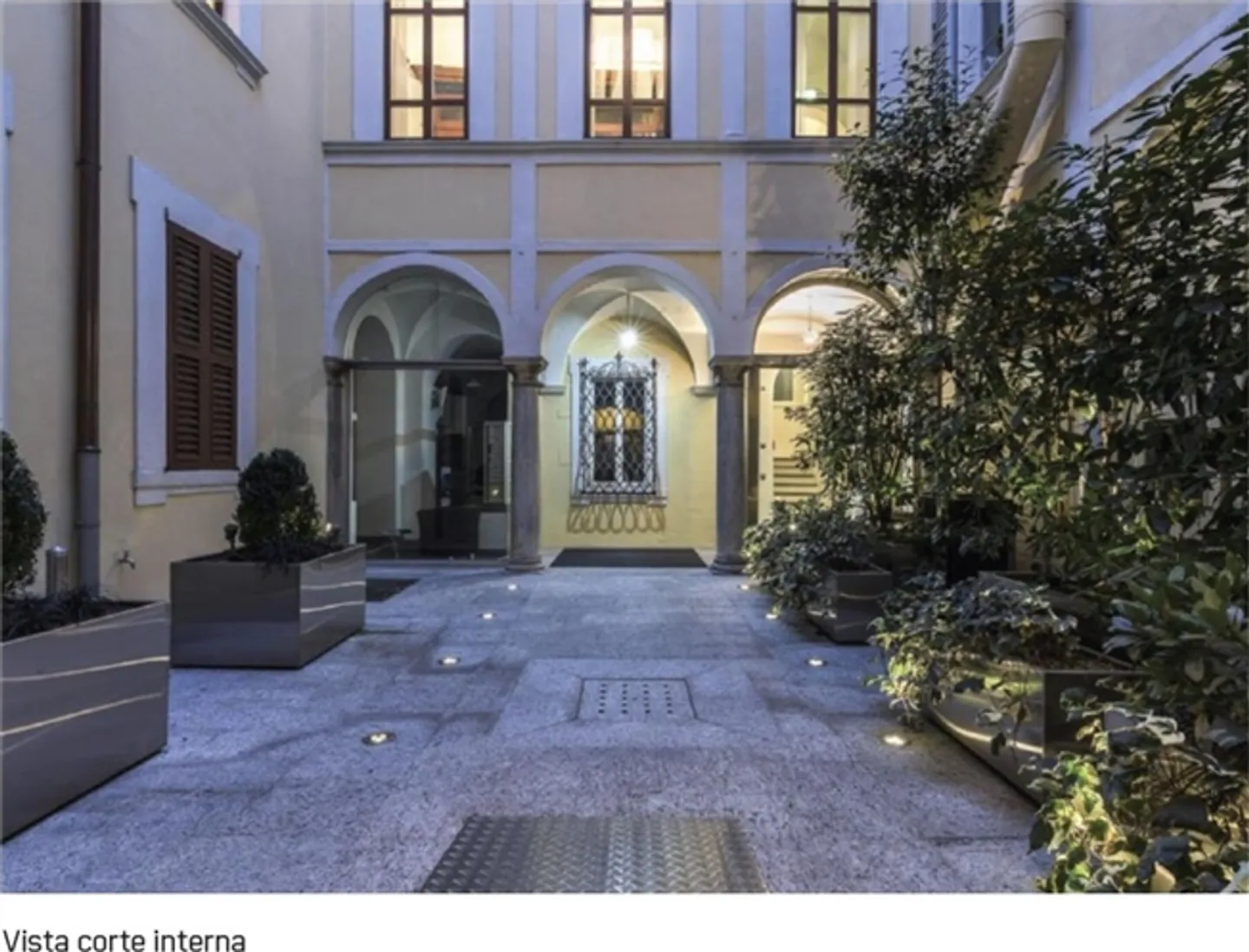 Lugano, Piazza Riforma Prestigious Historical Building - Photo 5 of 10