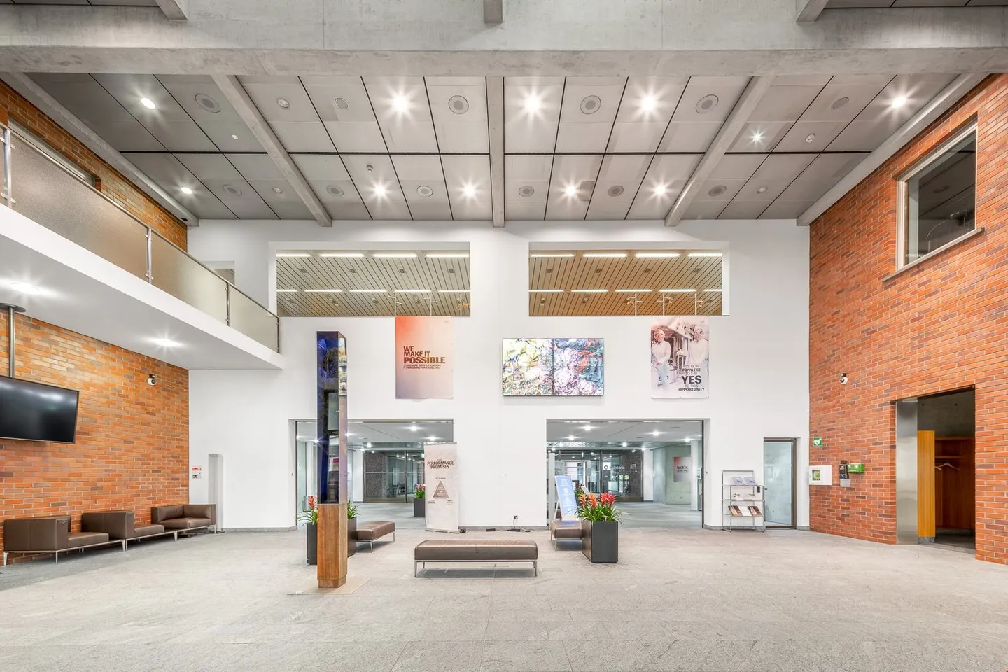 VIA Bâle - directement à la gare de Bâle SBB - Photo 3 sur 12