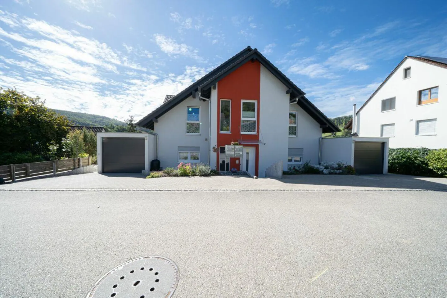 House part with spacious attic apartment and guest apartment with a dream... - Photo 3 of 13