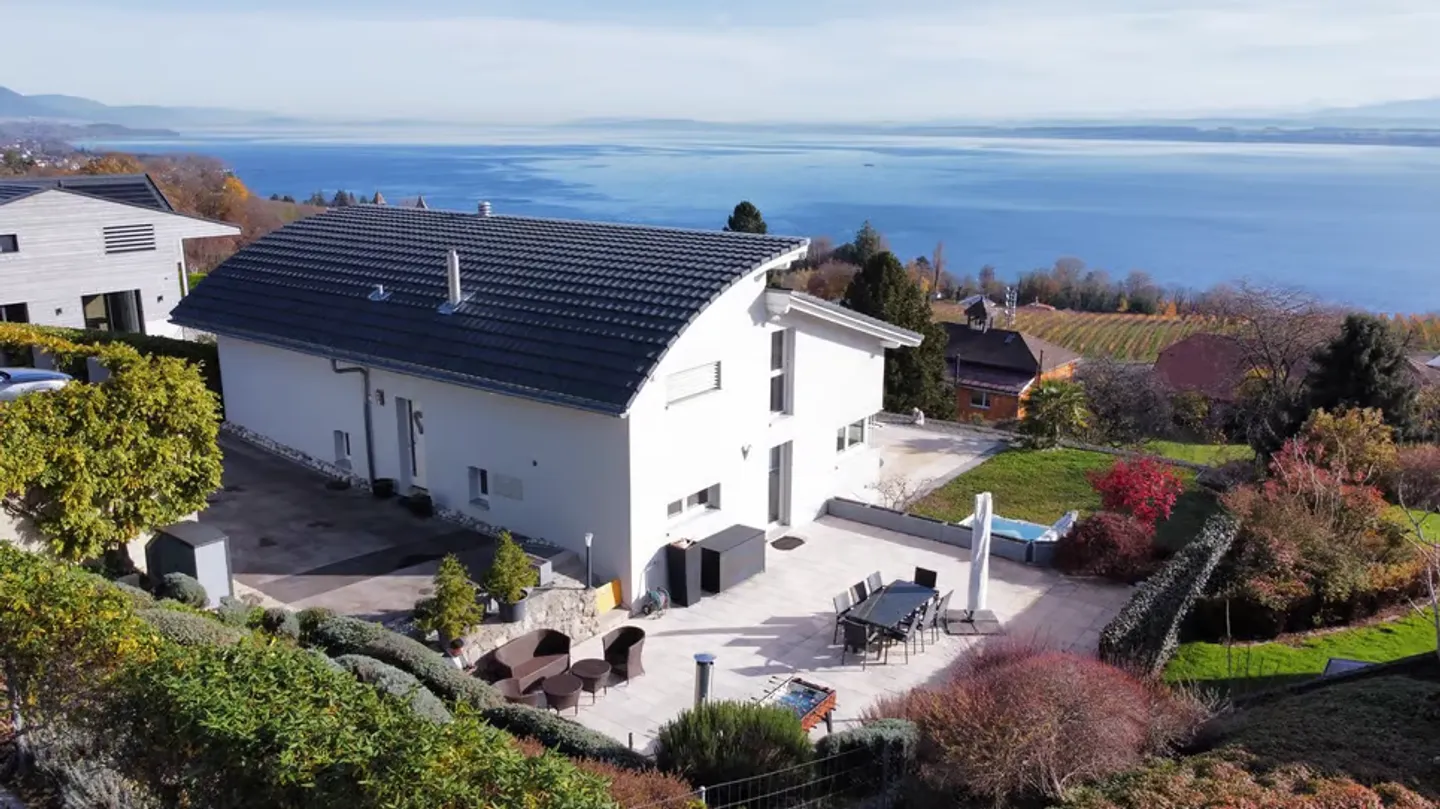 Villa with unobstructed view, generous volumes and calm setting - Vaumarcus - Photo 3 of 13