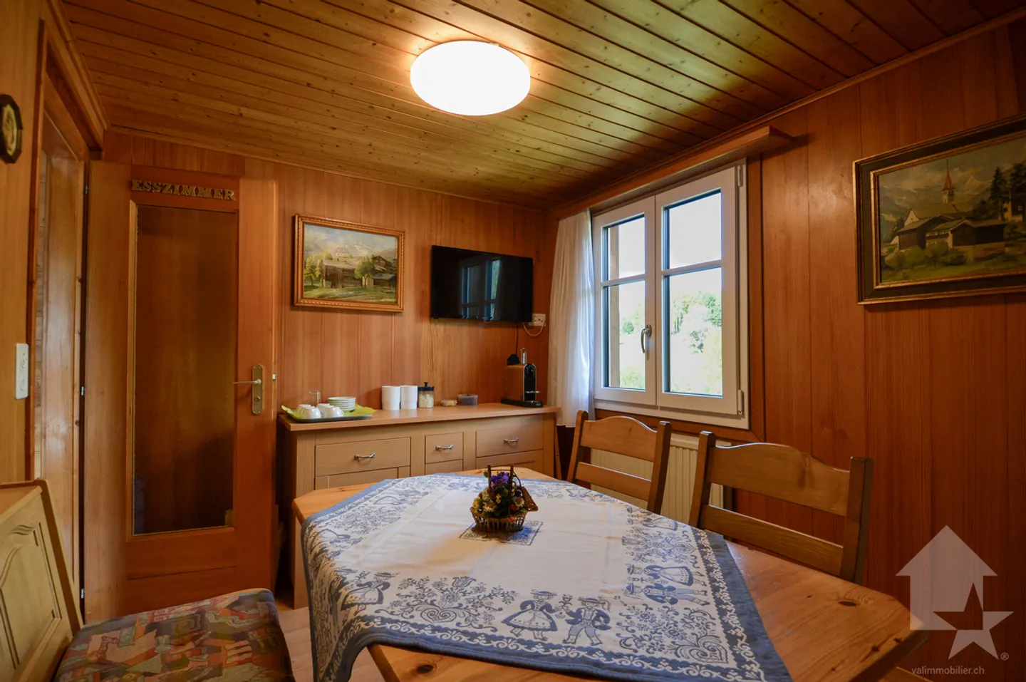 Perfectly maintained residential building for flexible use - Photo 5 of 13