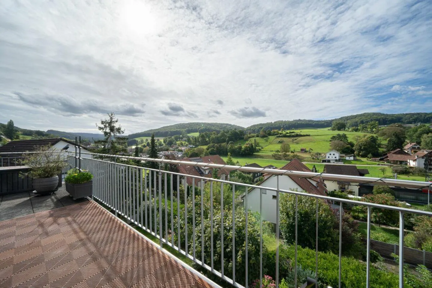 House part with spacious attic apartment and guest apartment with a dream... - Photo 1 of 13