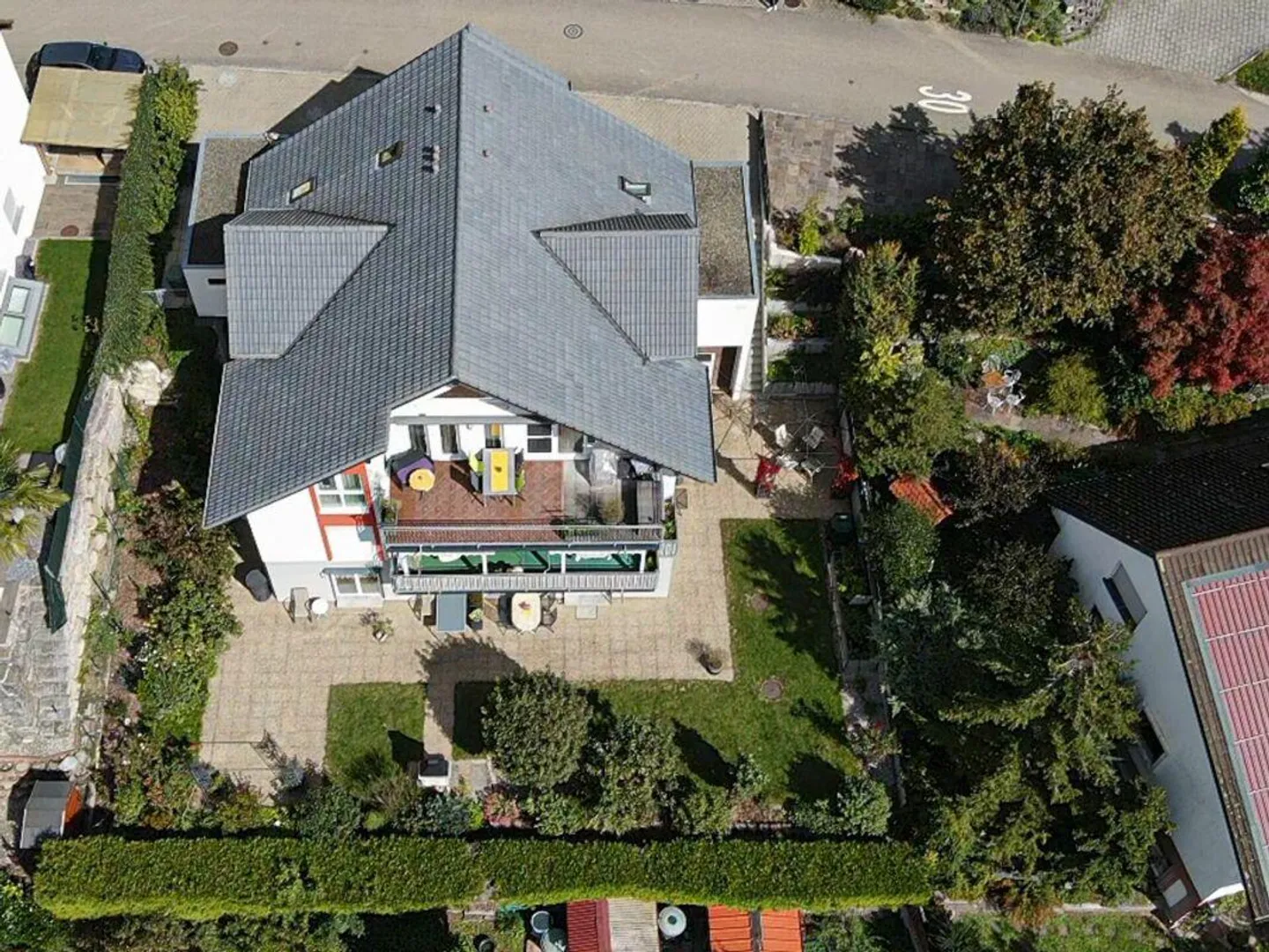 House part with spacious attic apartment and guest apartment with a dream... - Photo 2 of 13