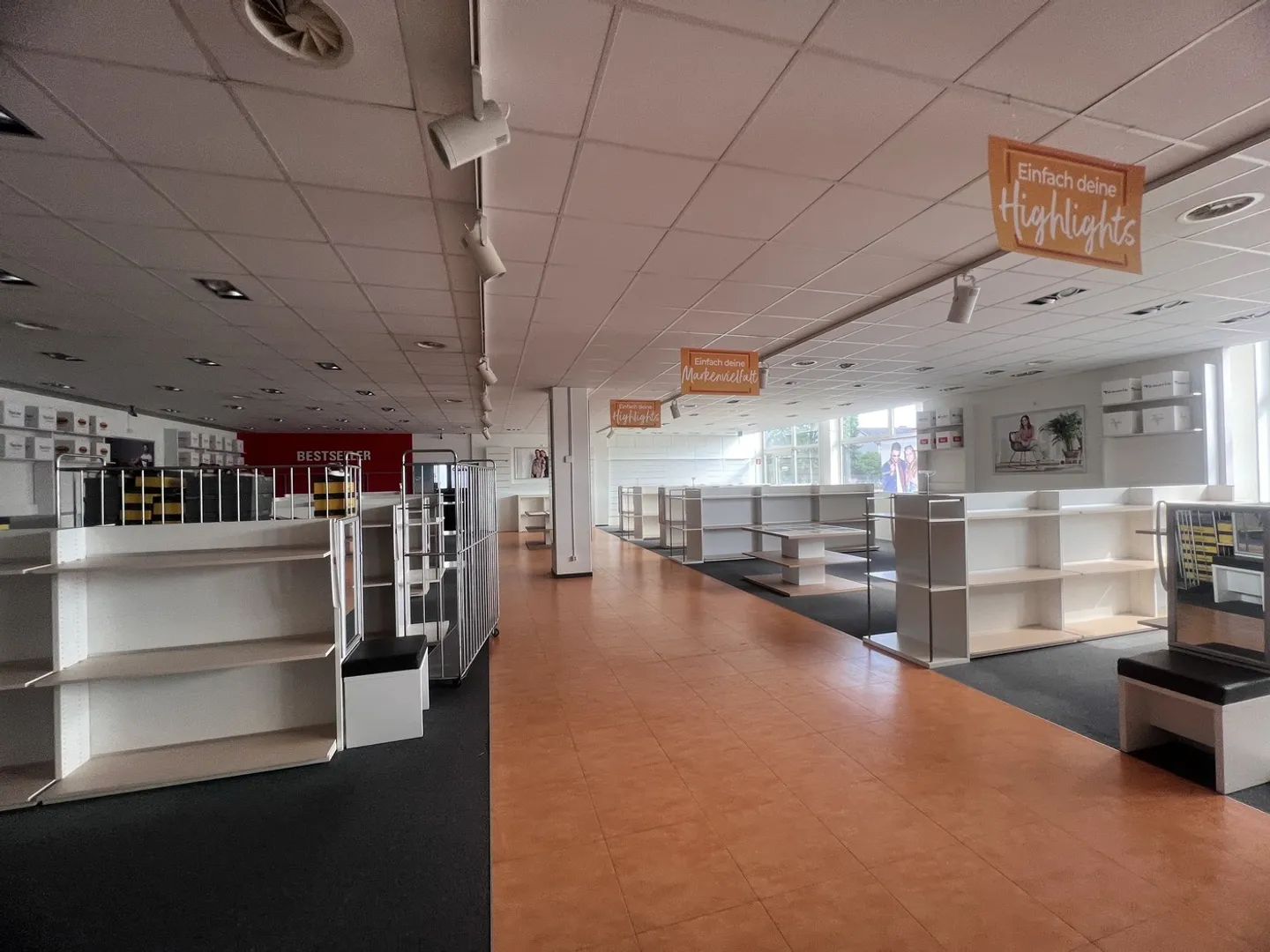 Attractive sales/commercial space for rent - Photo 5 of 5