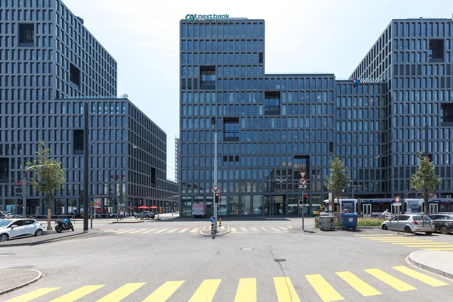 Unlimited access to Regus Pont Rouge coworking - Photo 2 of 9