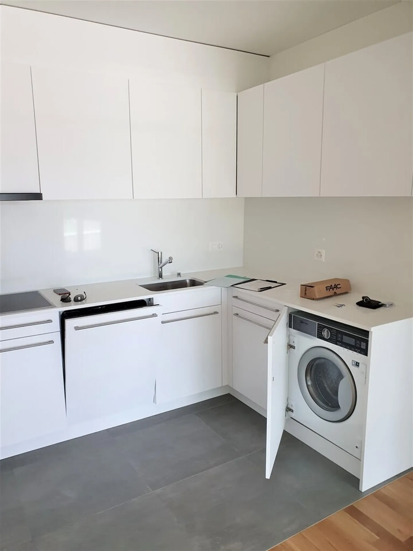 Wir vermieten helles 2.5-Zimmer-Wohnung mitten im Grünen im Herzen von Pazzallo - Foto 3 von 6