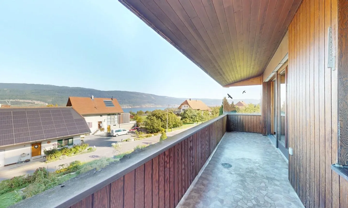 Fascino rurale con grande terreno e vicinanza ai laghi - Foto 8 di 11