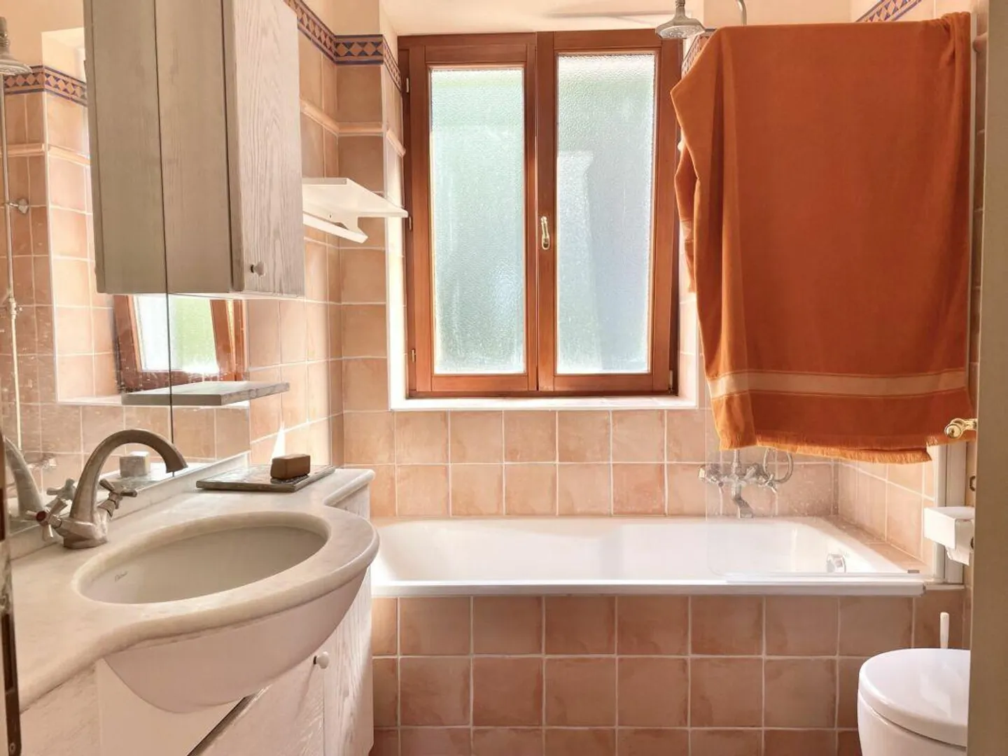 Elegante 3,5-Zimmer-Wohnung mit Seeblick - Foto 9 von 11