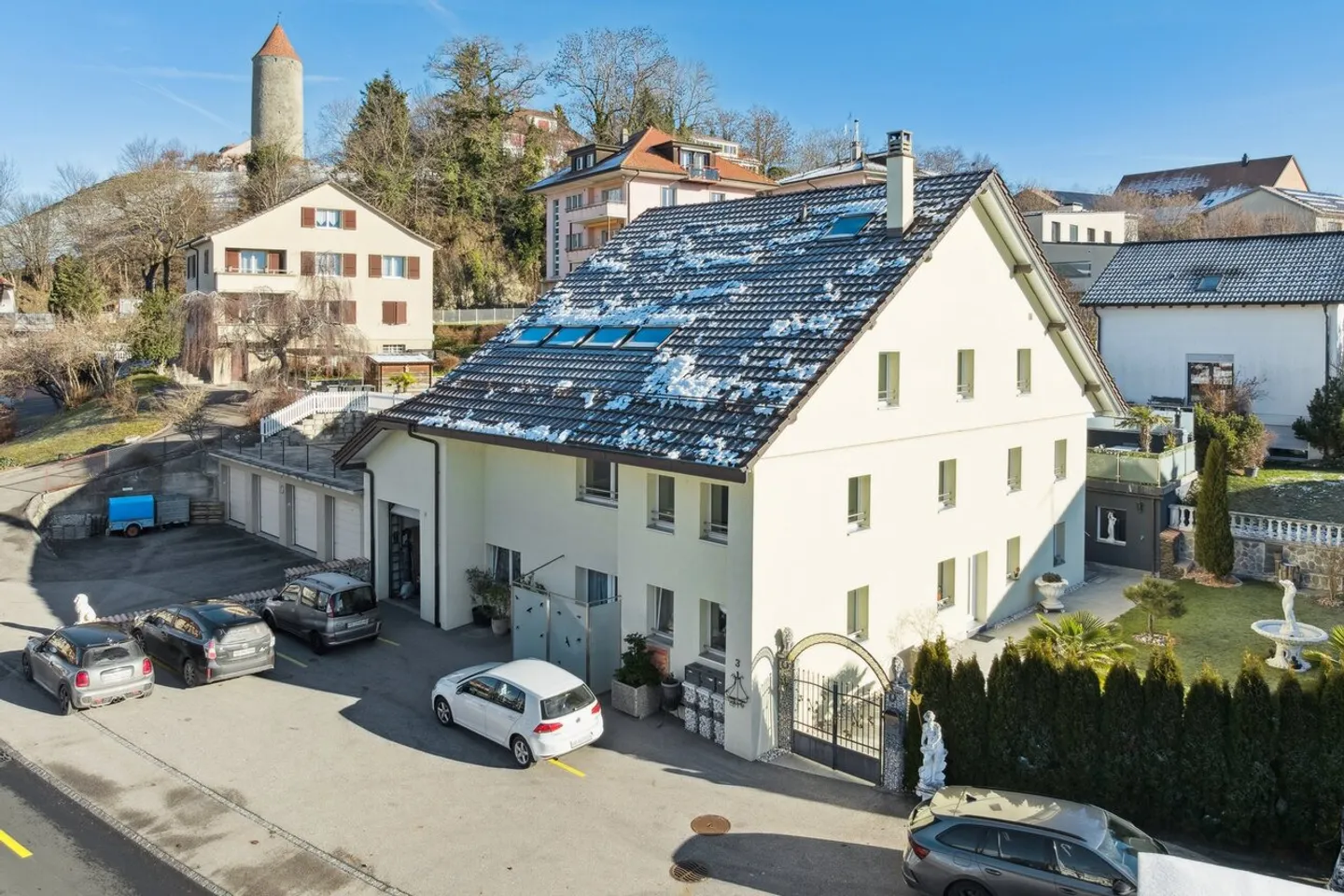 Haus mit 3 Wohnungen - Foto 1 von 13