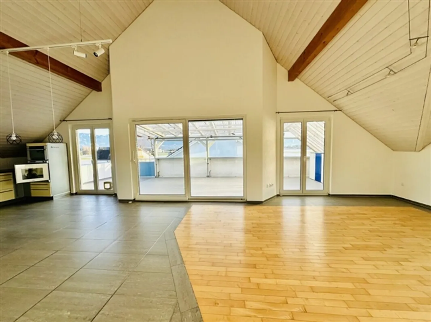 Helles Zuhause mit Bergblick - Foto 2 von 7