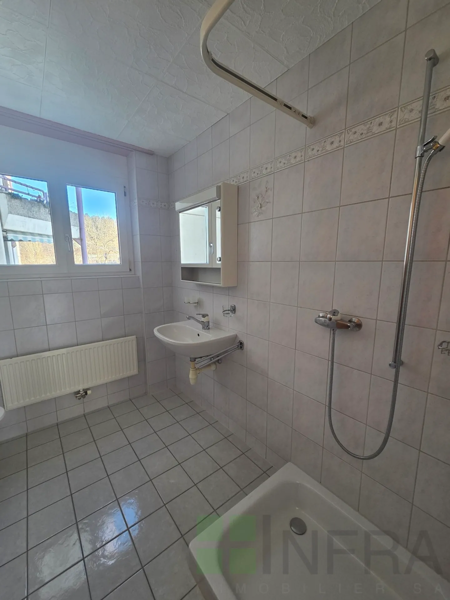 Appartamento di 4 stanze al 1° piano con ascensore - Foto 2 di 12