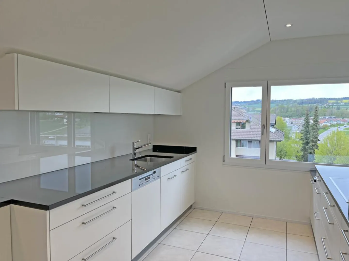 Geräumige Attikawohnung in Sempach - Foto 2 von 12