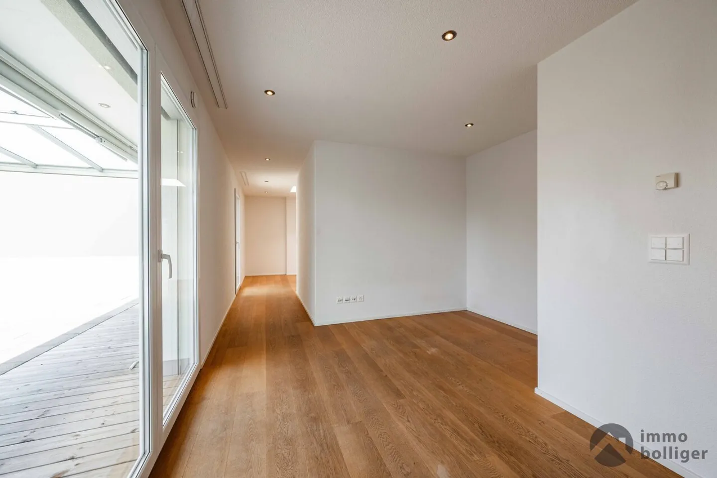 Light and Comfort in Perfect Harmony in the Penthouse - Photo 5 of 13