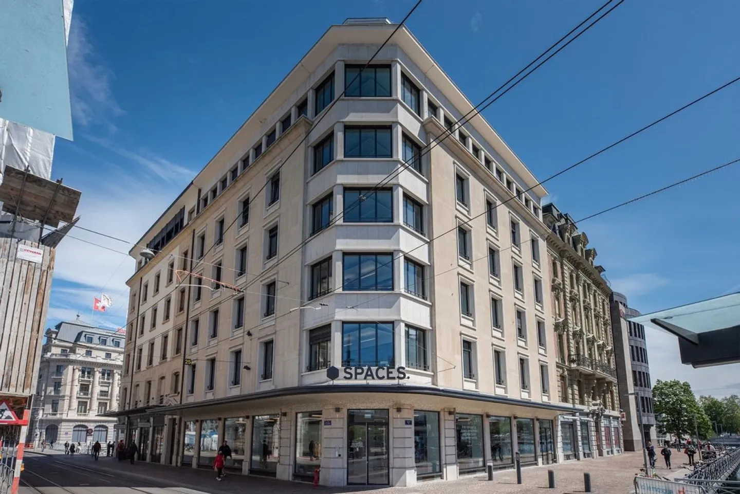 Un ufficio di coworking aperto dal design straordinario per 10 persone presso Spaces Quai de l'Ile - Foto 3 di 6
