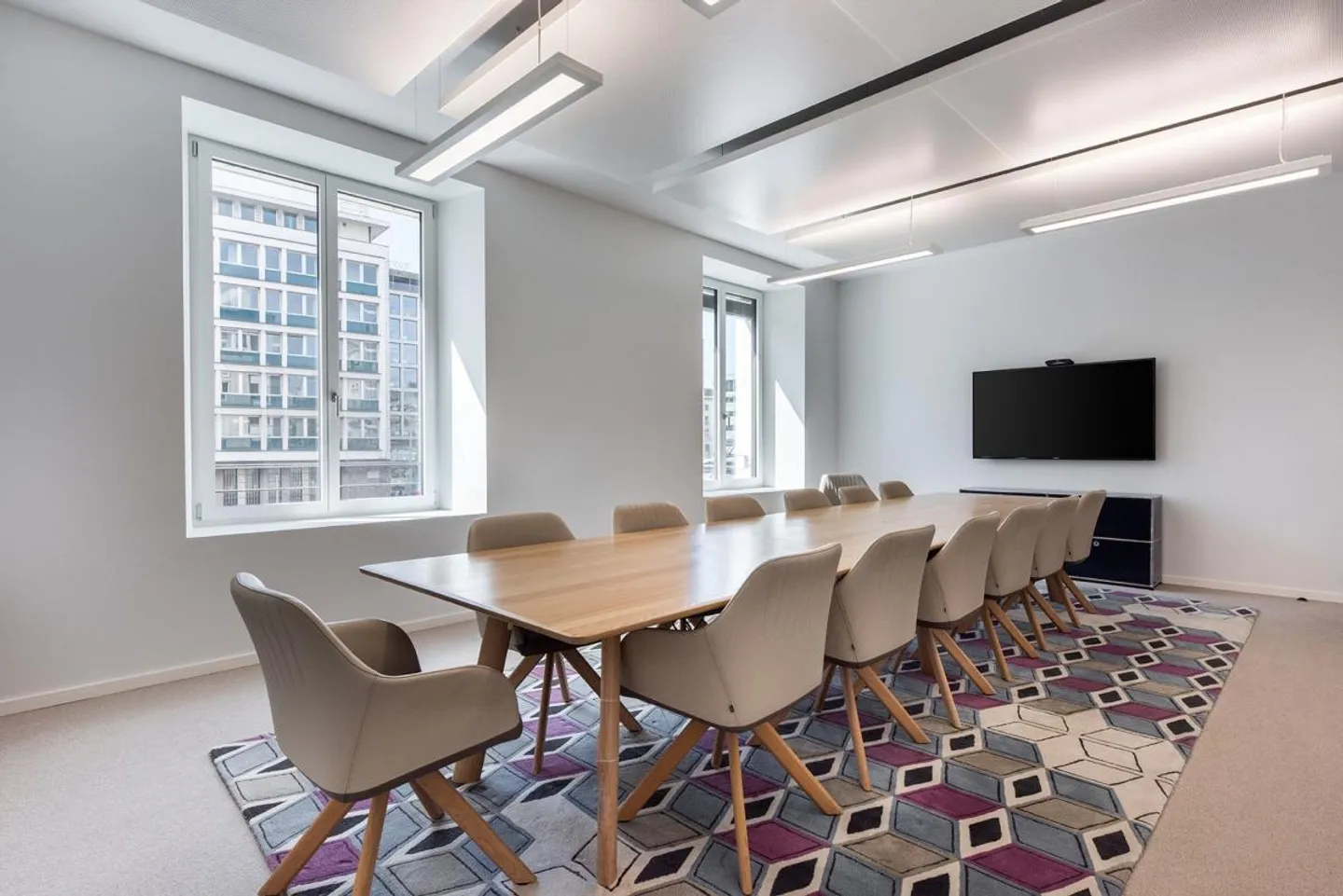 Un ufficio di coworking aperto dal design straordinario per 10 persone presso Spaces Quai de l'Ile - Foto 1 di 6