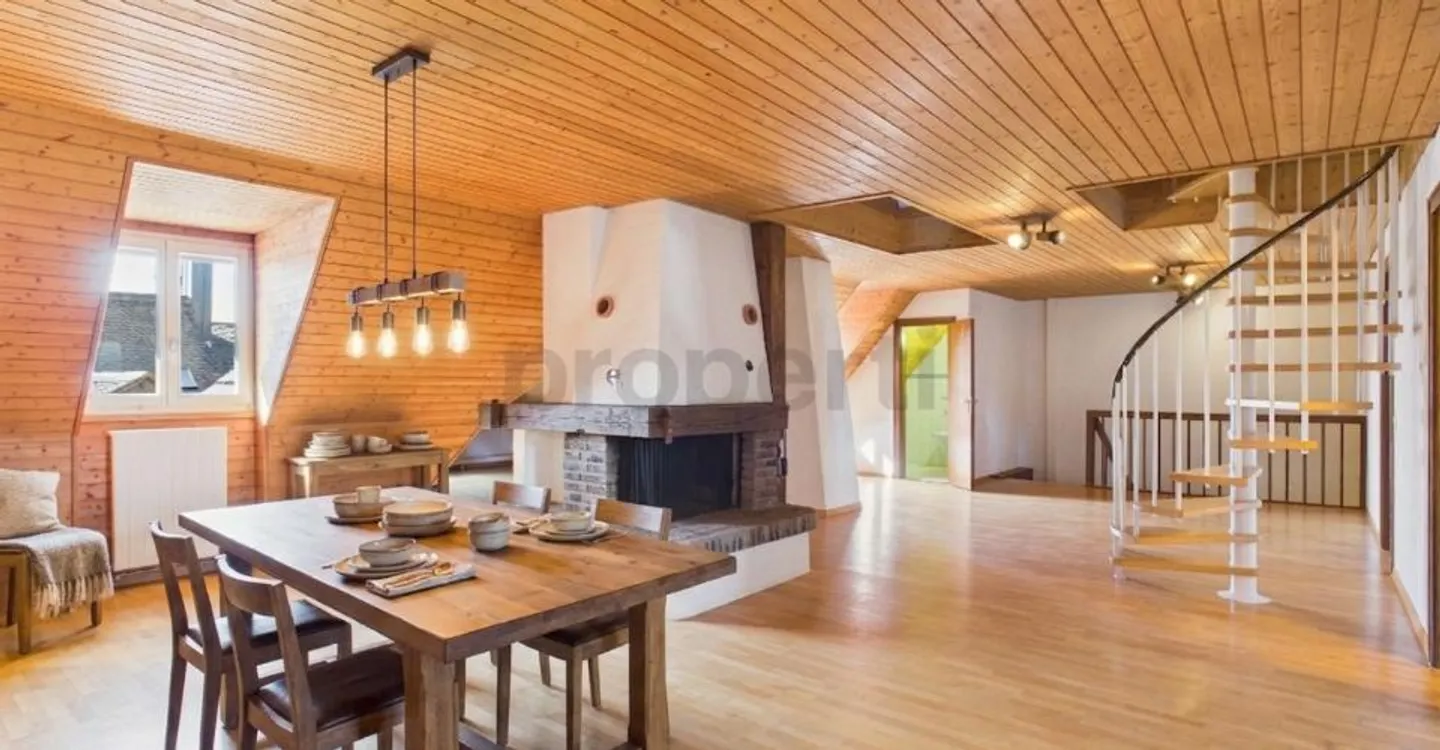 Incantevole appartamento maisonette nella storica città vecchia di Mellingen, incluso un posto auto - Foto 1 di 11