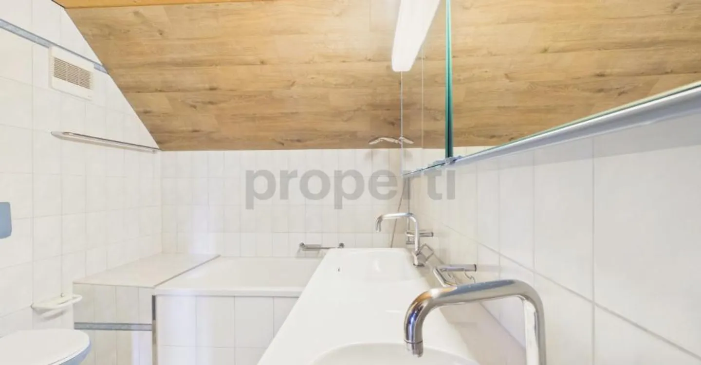 Incantevole appartamento maisonette nella storica città vecchia di Mellingen, incluso un posto auto - Foto 9 di 11