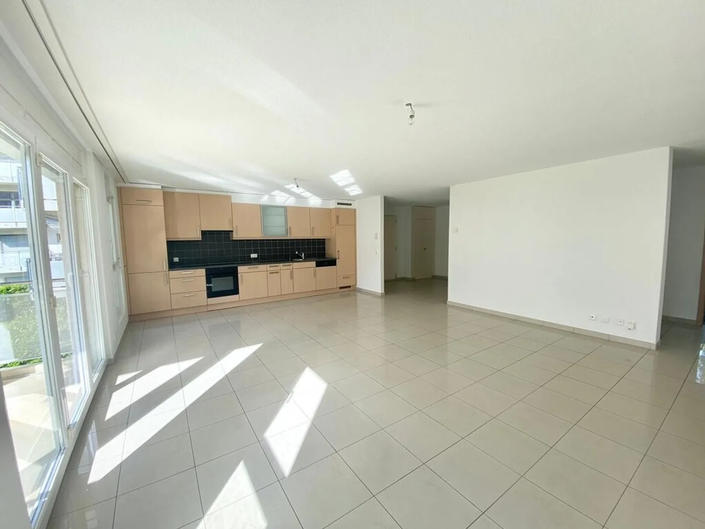 Appartement Charmant dans Quartier Calme - Photo 3 sur 10
