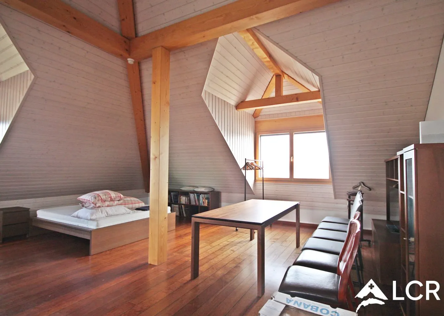 Superbe Studio MEUBLE - COURT TERME / Vue sur le lac - Jardin - Piscine - Photo 3 sur 8