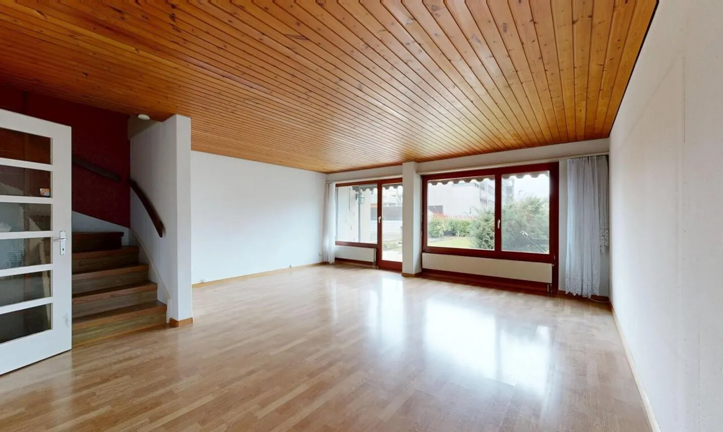 «Eckreihenhaus mit viel Potenzial in zentraler Lage von Ettingen» - Foto 5 von 11