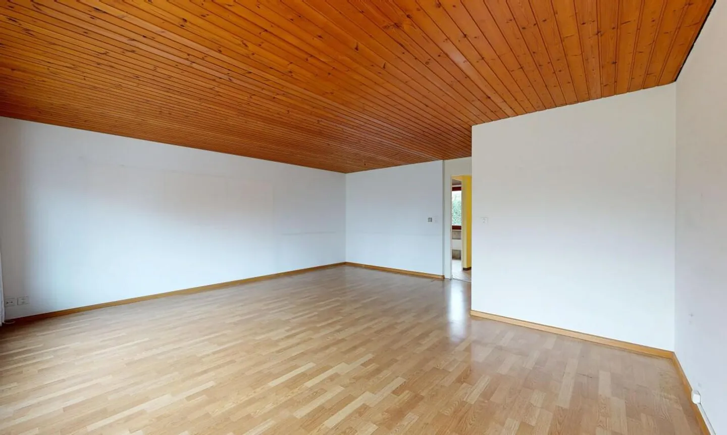 «Eckreihenhaus mit viel Potenzial in zentraler Lage von Ettingen» - Foto 7 von 11