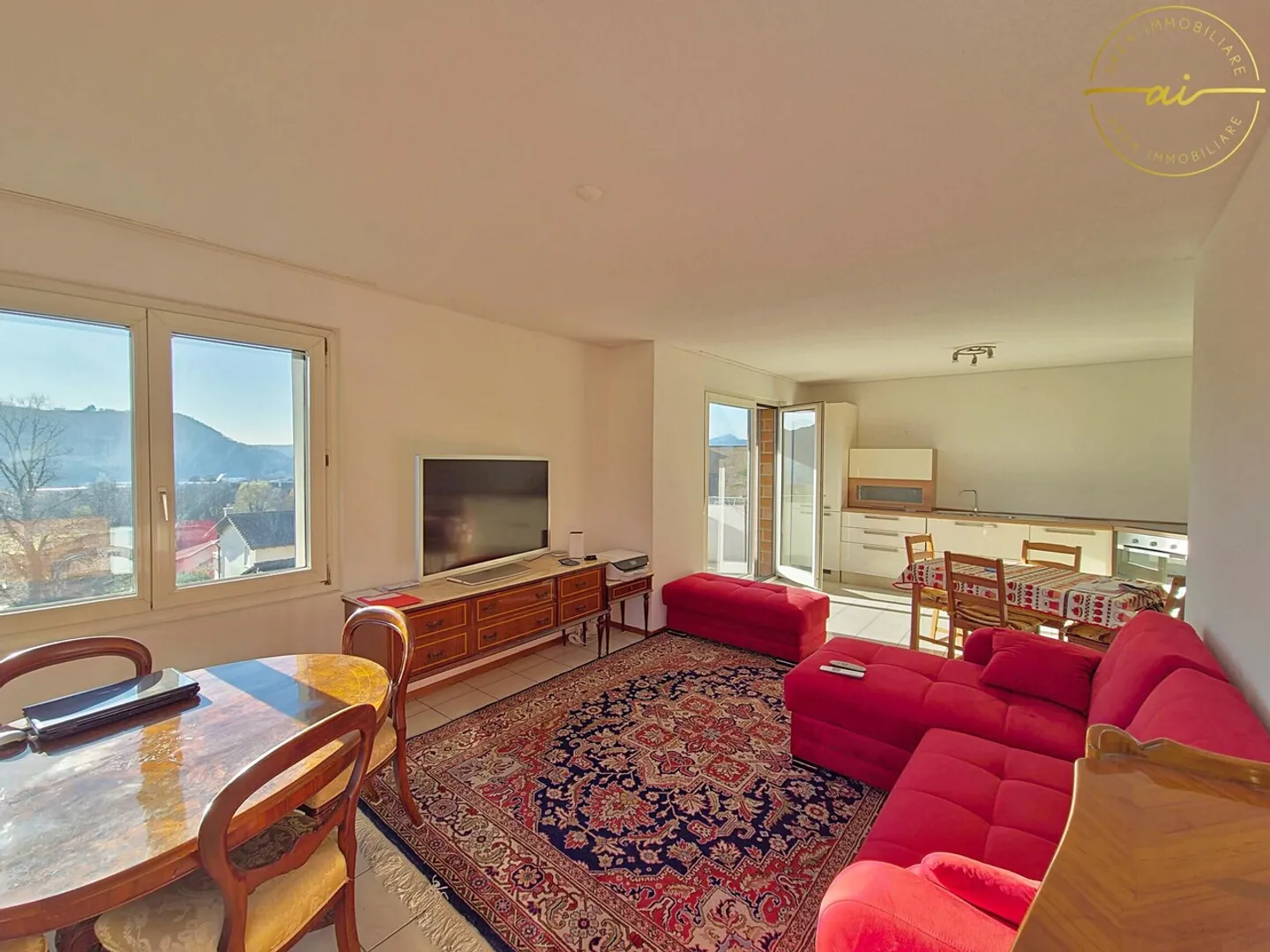 4-ROOM APARTMENT IN A QUIET AND WELL-SERVED AREA - Photo 1 of 13