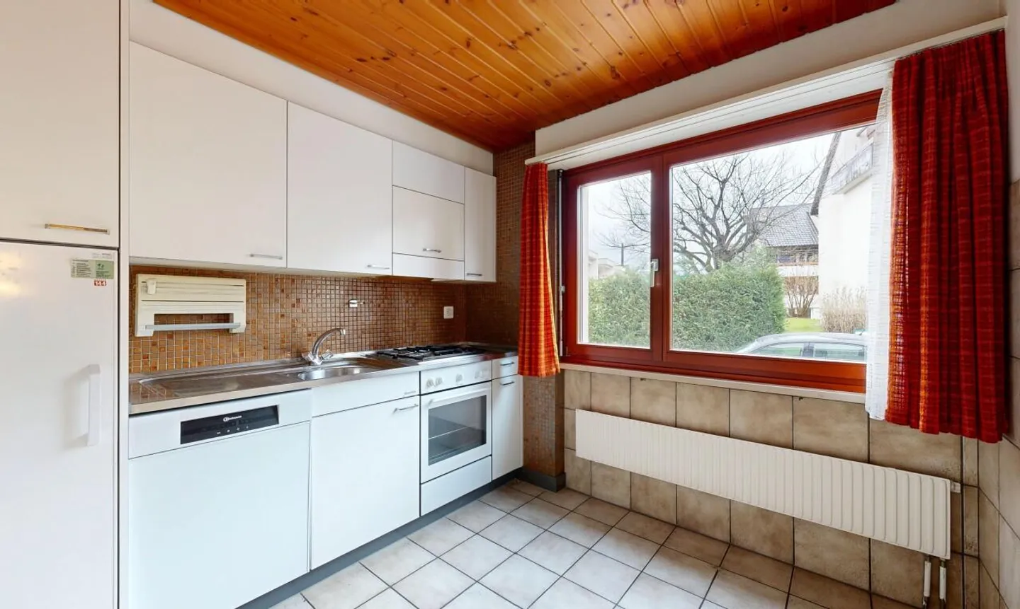 «Eckreihenhaus mit viel Potenzial in zentraler Lage von Ettingen» - Foto 8 von 11