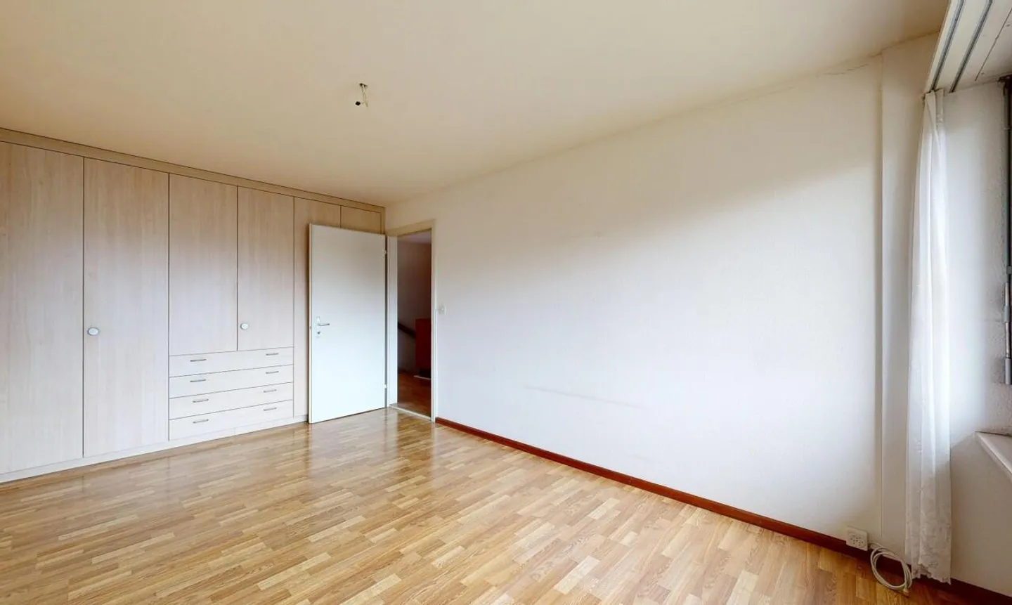 «Eckreihenhaus mit viel Potenzial in zentraler Lage von Ettingen» - Foto 10 von 11