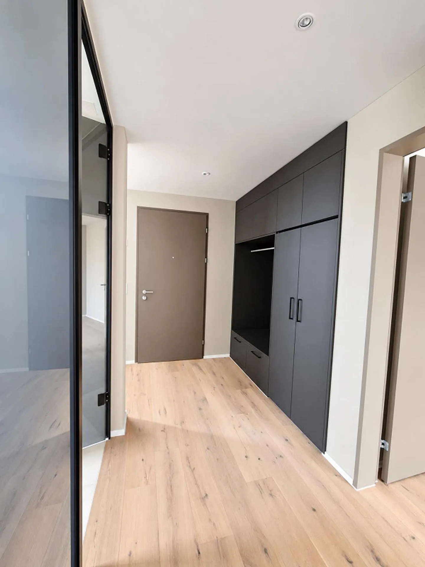 Erstvermietung – Moderne 3.5-Zimmer-Attika-Maisonettewohnung auf zw... - Photo 1 of 4