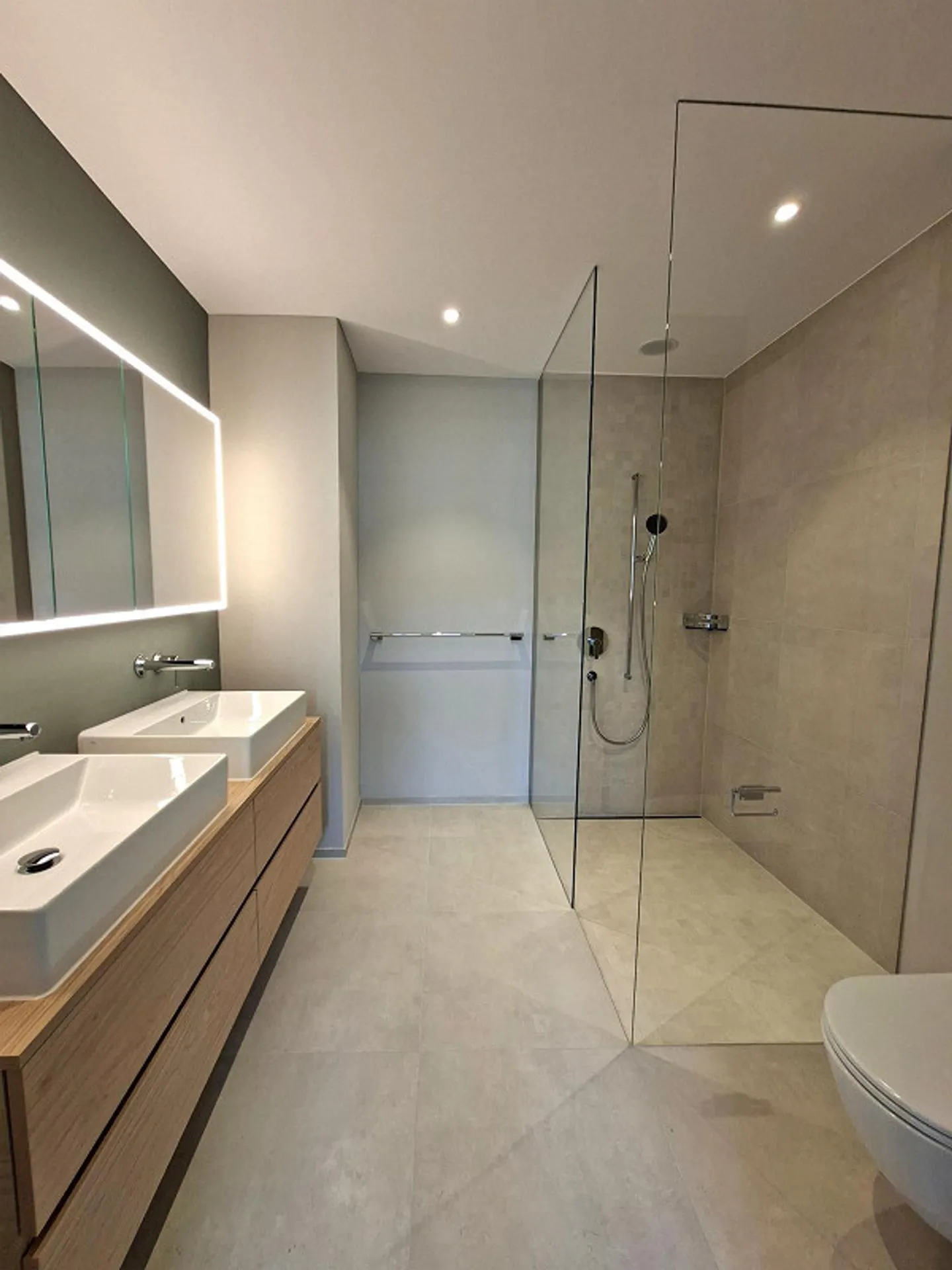 Erstvermietung – Moderne 3.5-Zimmer-Attika-Maisonettewohnung auf zw... - Photo 4 of 4