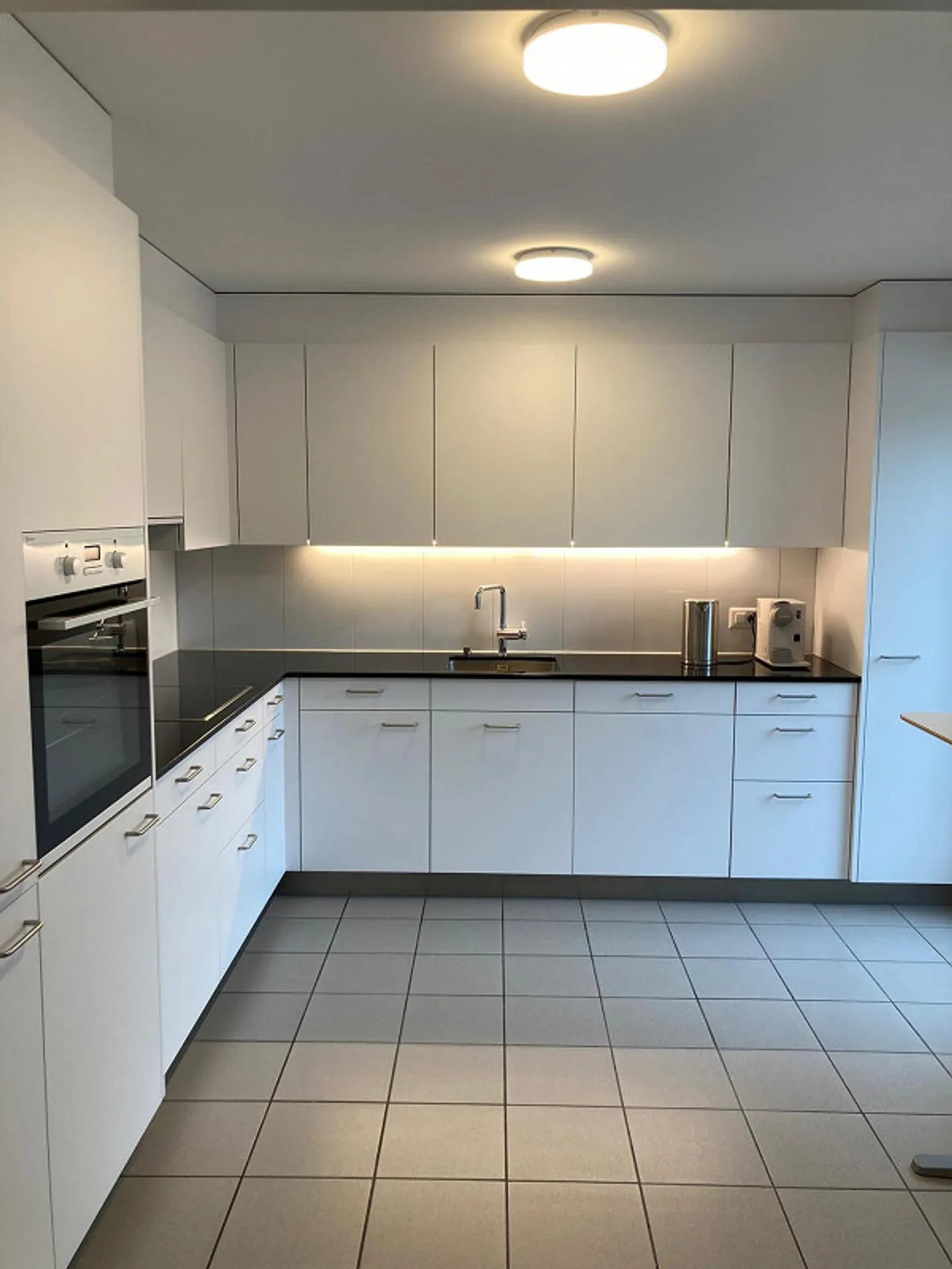 Appartamento mansardato tranquillo con grande balcone - Foto 1 di 6