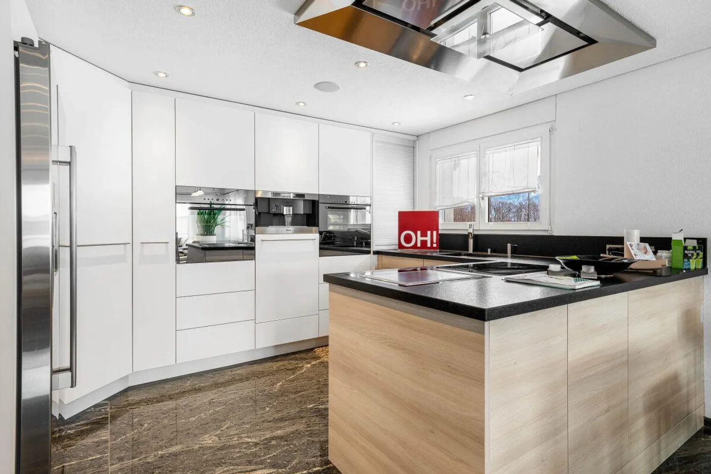 Modernes Einfamilienhaus mit Gewerbefläche - Foto 3 von 12