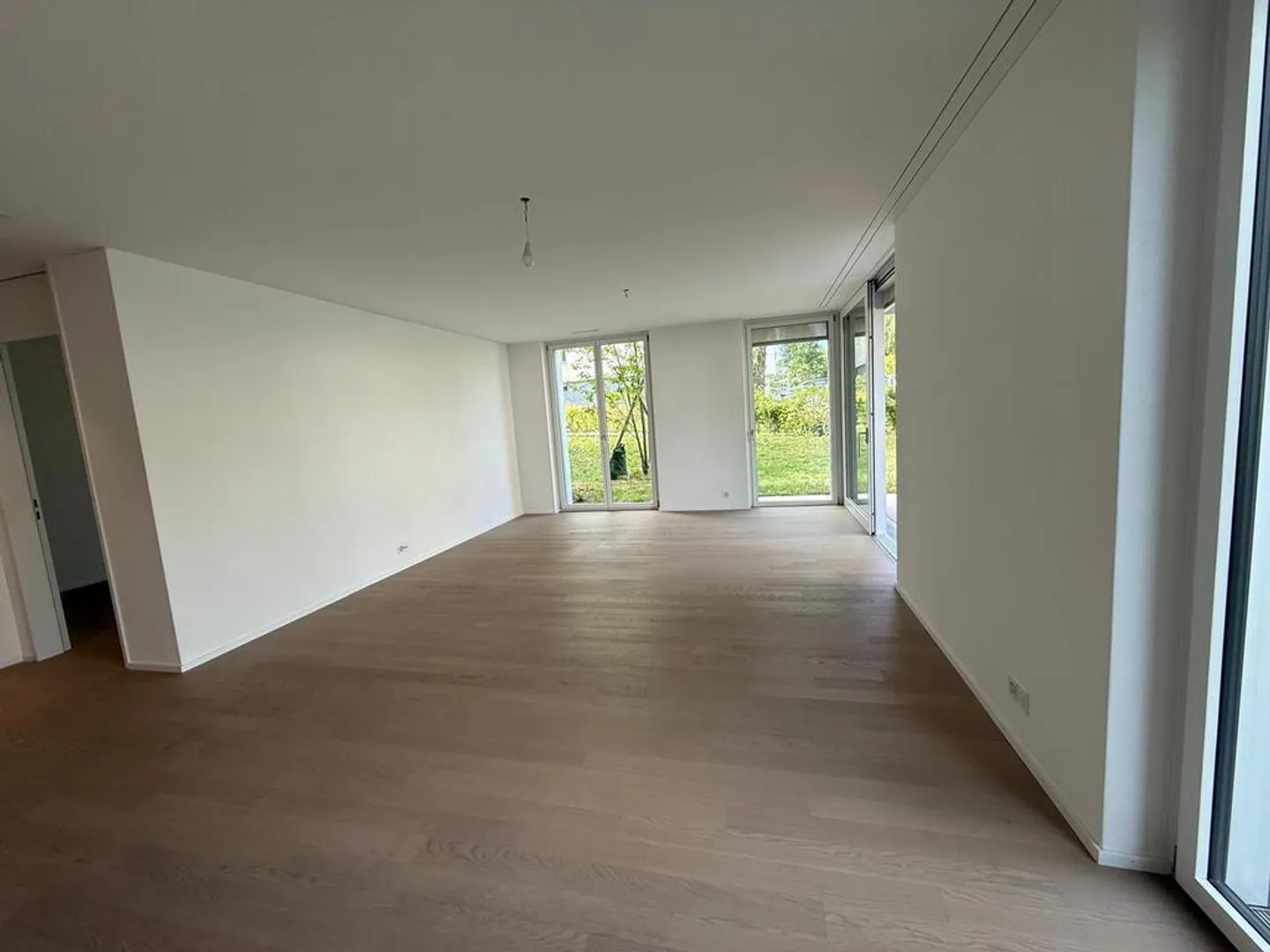 1 month free living - dream apartment with garden seating area - Photo 8 of 12