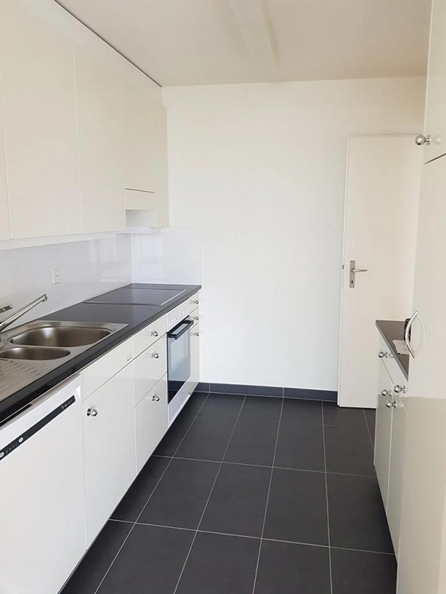 Appartamento 4.5 locali con bella vista in affitto - Foto 4 di 10