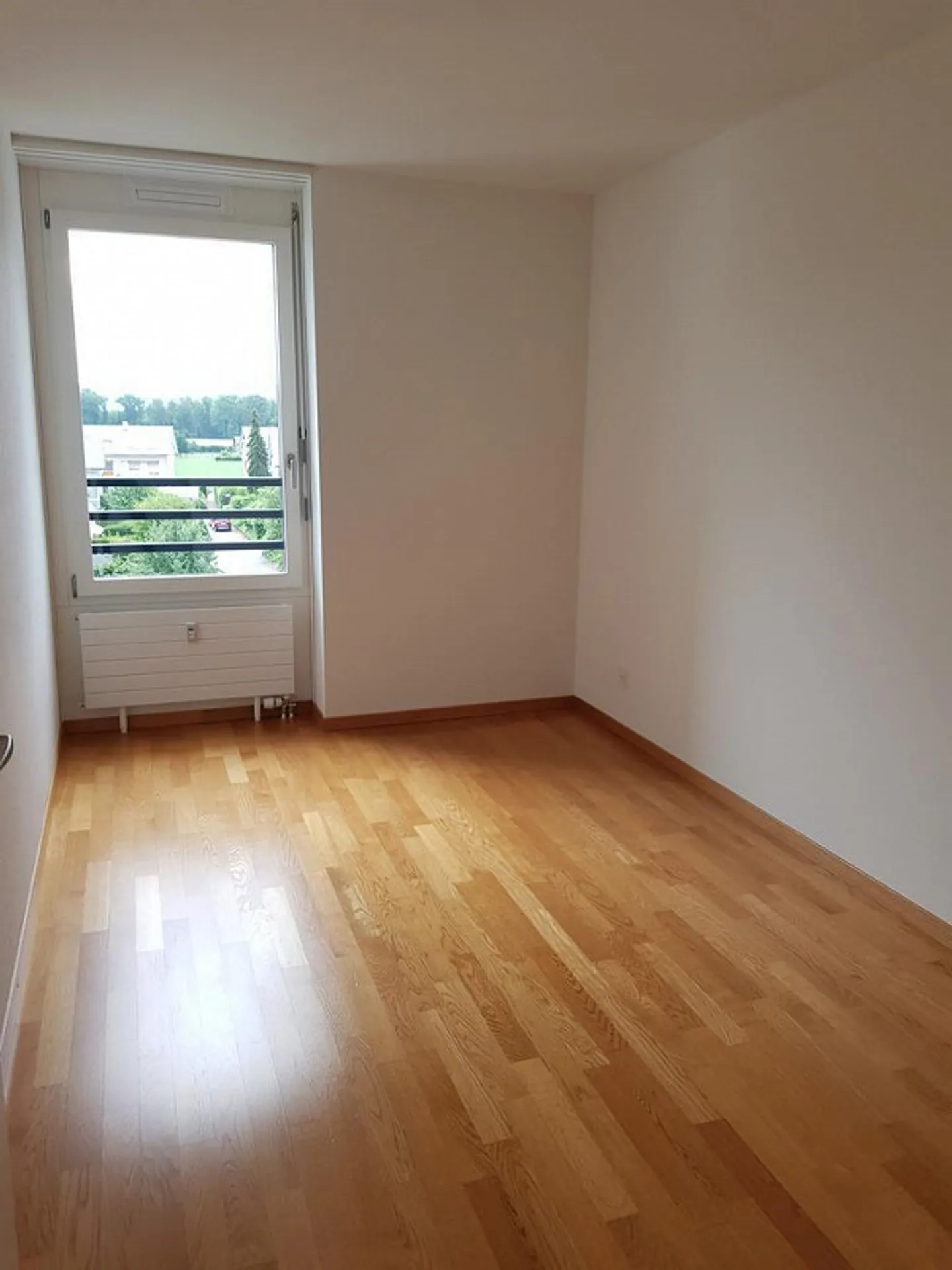 Appartamento 4.5 locali con bella vista in affitto - Foto 5 di 10